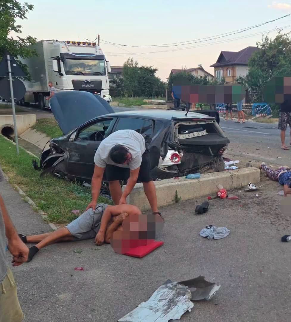 GROAZĂ pe șosea! Impact VIOLENT soldat cu un BILANȚ cutremurător de CINCI victime!