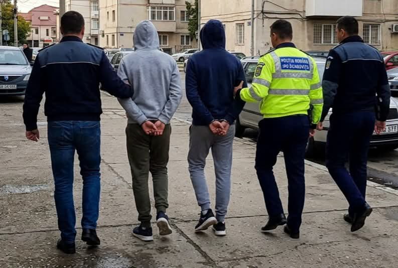 ȘOCANT. Doi ADOLESCENȚI de 15 ani, reținuți pentru TÂLHĂRIE! Ce au pățit victimele?