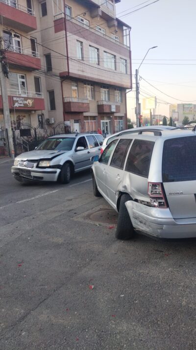 ACUM! Accident GRAV lângă Kaufland Nord! O MAȘINĂ cu 2 copii – impact VIOLENT!