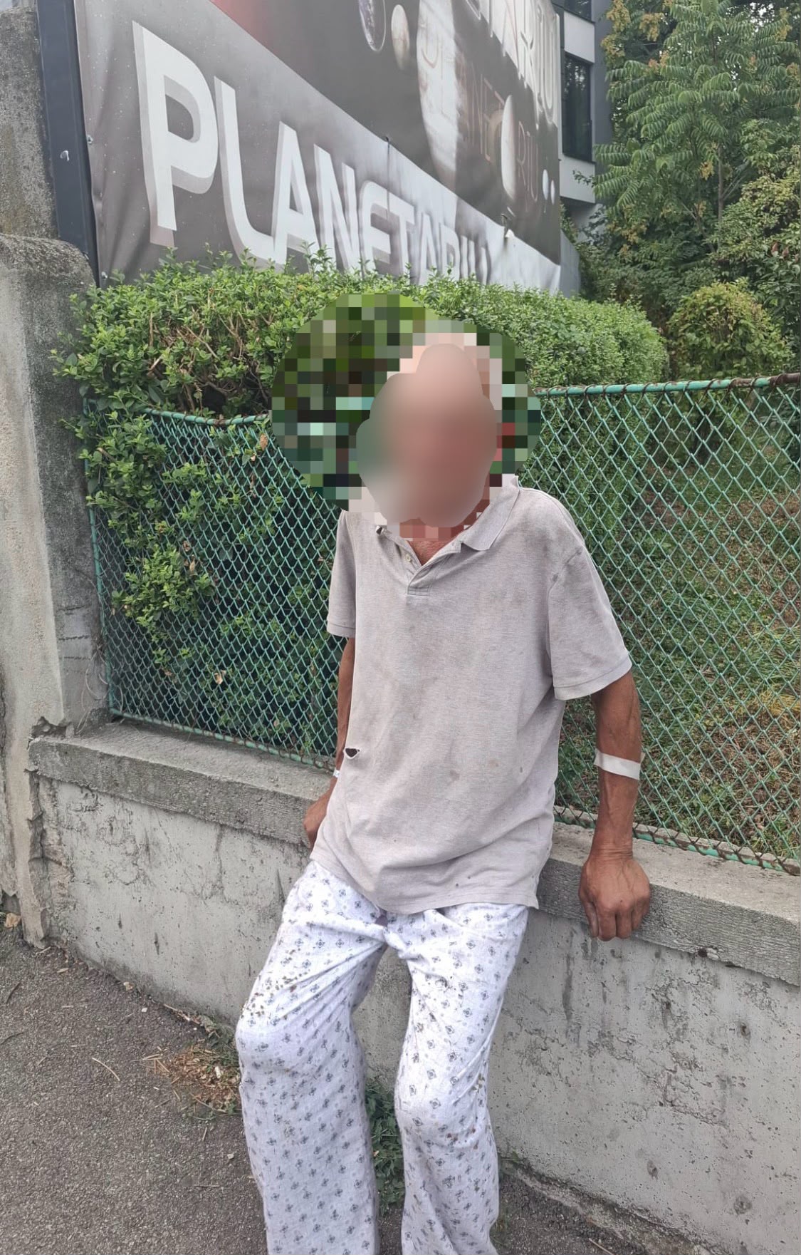 Pacient plecat din Spitalul Județean Argeș, găsit de polițiștii locali pe un bulevard din Pitești!