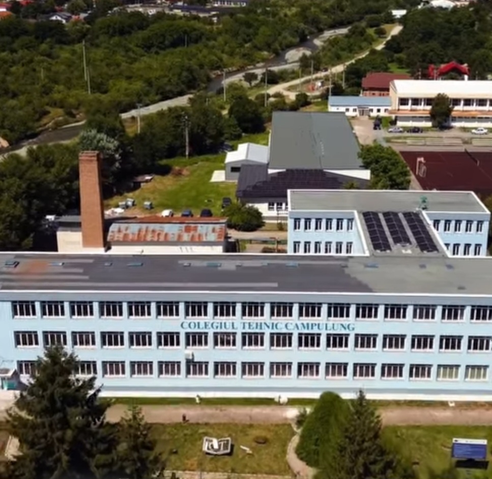 BREAKING! Transformare SPECTACULOASĂ la Câmpulung! Școala care a PRIMIT o nouă viață printr-o INVESTIȚIE de milioane