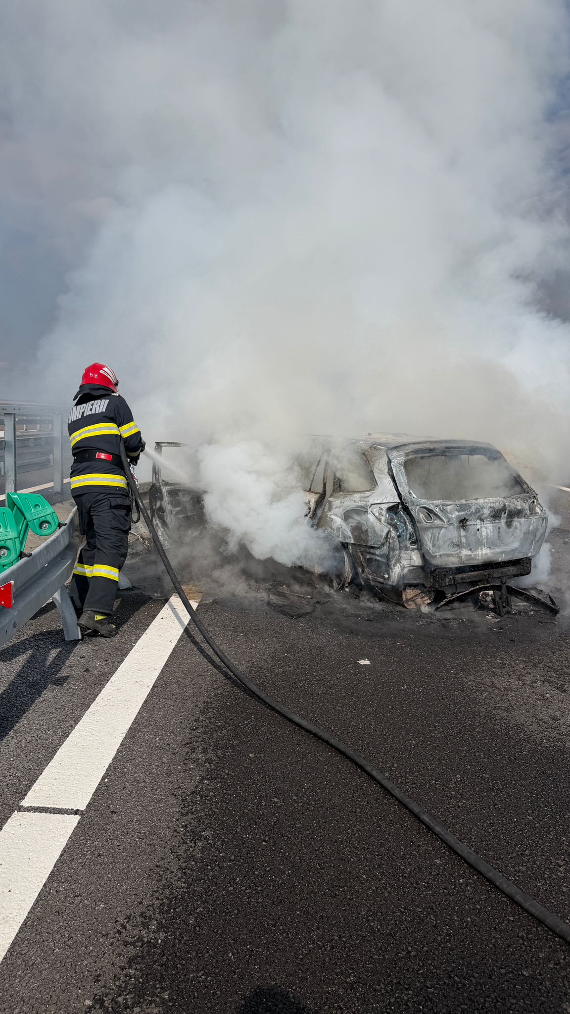 🚨 UPDATE: CINE ERAU CEI DOI OAMENI DIN MAȘINA CARE A LUAT FOC PE DEx12!