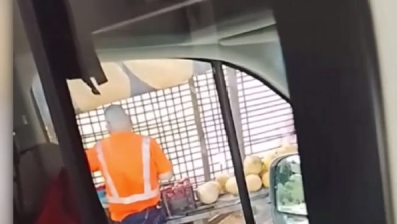 INCREDIBIL! SCANDAL la AMBULANȚĂ! Șoferul a oprit să cumpere pepeni cu o fetiță de nici doi ani în stare gravă!