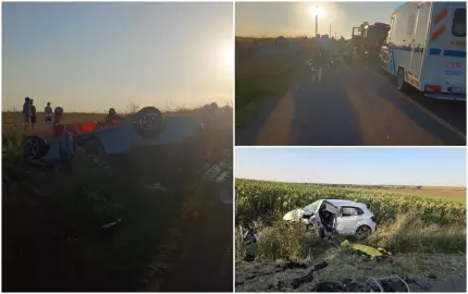TRAGEDIE! DOI BĂRBAȚI au MURIT pe loc! IMPACT violent între trei mașini!
