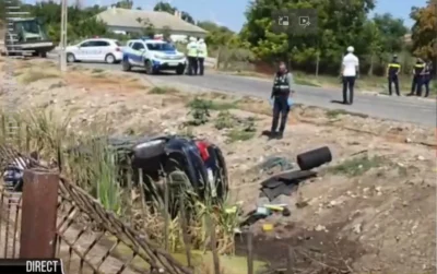 ACUM. ACCIDENT ÎNFIORĂTOR! Mașină de poliție RĂSTURNATĂ și cuprinsă de FLĂCĂRI, în timpul unei urmăriri! Patru oameni au ajuns la SPITAL!