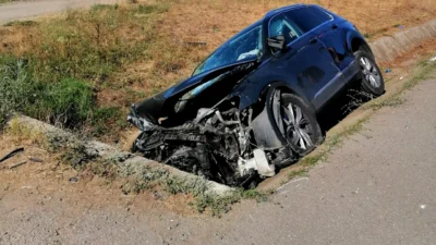 Tragedie! O fetiță de 9 ani a murit într-un cumplit accident! Coliziune devastatoare cu un cap de pod!