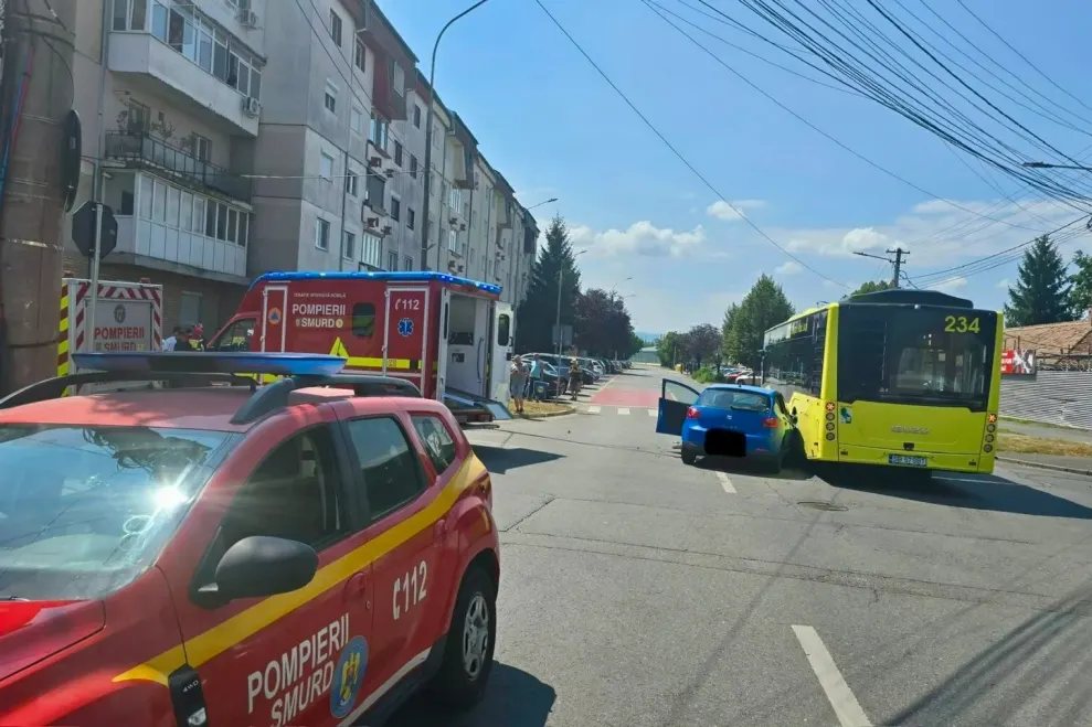 ACCIDENT grav produs de o șoferiță de 18 ani! Și-a băgat trei prieteni în spital!
