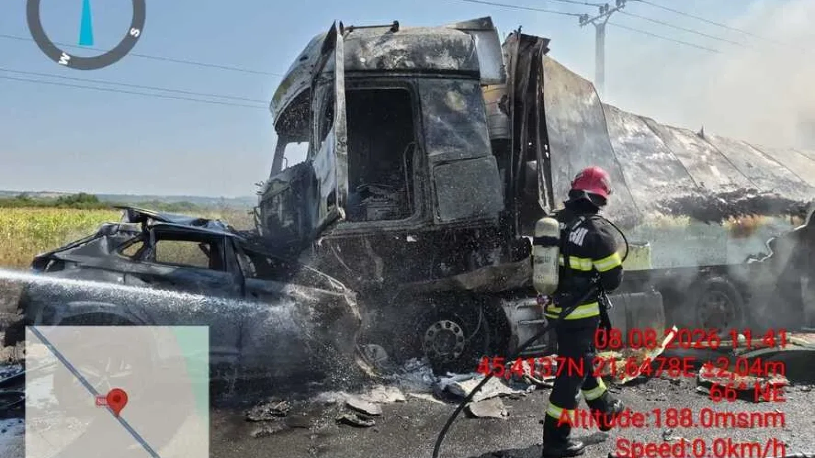 Tragedie! IMPACT devastator între o mașină și un TIR! un bărbat a murit carbonizat!