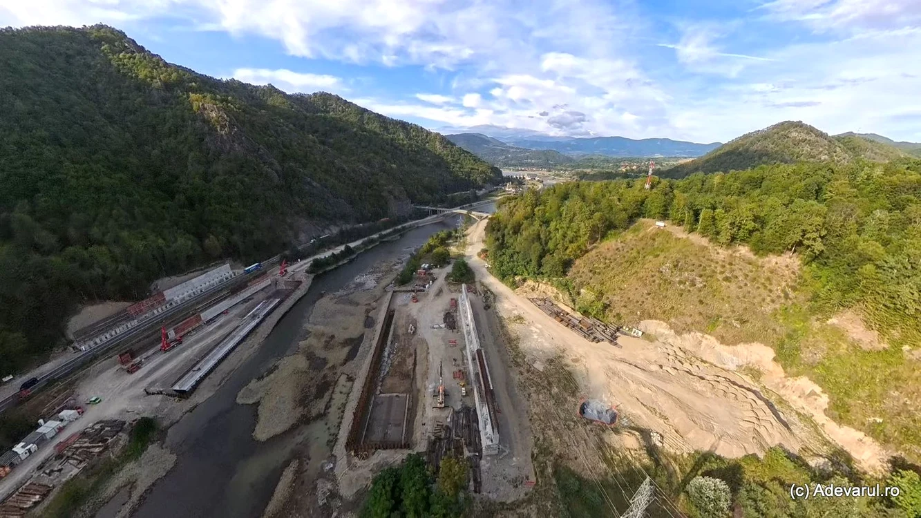 Valea Oltului se schimbă radical. Ecoduct spectaculos și tuneluri săpate în munte pentru Autostrada Sibiu-Pitești!