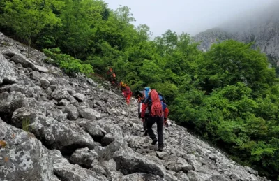 ALERTĂ PE ACOPERIȘUL ROMÂNIEI! Doi turiști, salvați de urgență după ce au rămas epuizați în Munții Făgăraș