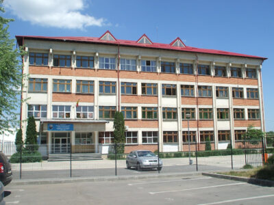 ULTIMĂ ORĂ! ANGAJĂRI la o ȘCOALĂ din Pitești! Mai multe POSTURI scoase la CONCURS!