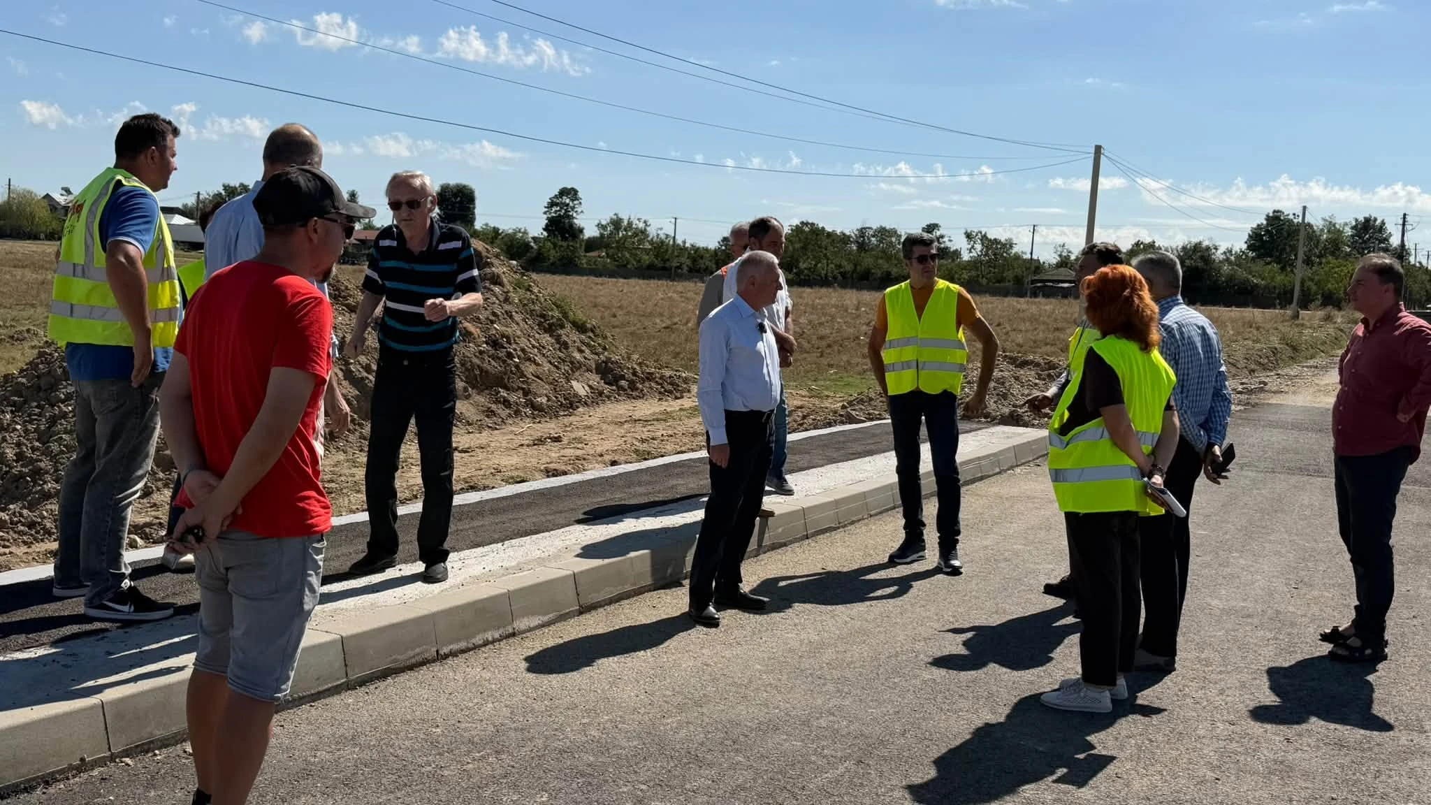 INVESTIȚIE URIAȘĂ în infrastructura rutieră din Argeș! Se lucrează pe 58,3 kilometri de DRUM! Marius Nicolaescu, verificări direct pe ȘANTIER!