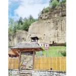ALERTĂ pentru credincioși și turiști! Biserica rupestră de la Corbii de Piatră se închide până la finalul lui 2027