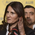 NUNȚI, LĂUTARI ȘI CRIZĂ POLITICĂ! Nicușor Dan a ajuns la nuntă, România tot fără soluție