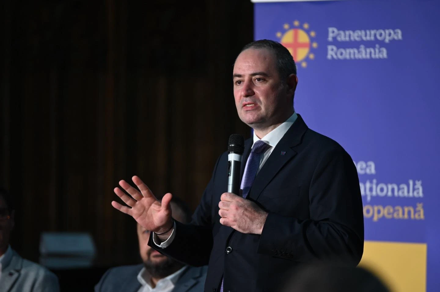 Nicușor Dan nu mai exclude anticipatele. Scenariul care poate arunca România într-o nouă criză politică! Alexandru Nazare, în cărți pentru funcția de premier