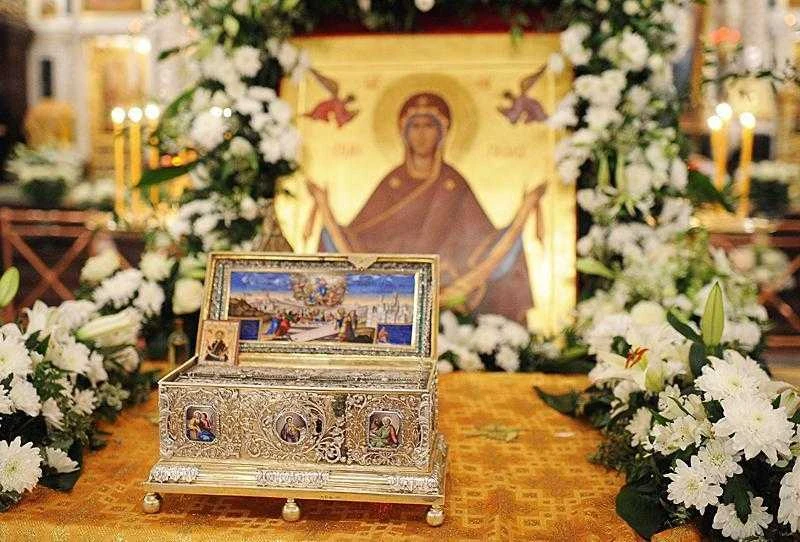 ULTIMĂ ORĂ! Brâul Maicii Domnului ajunge la Pitești! Două zile de rugăciune și pelerinaj la Biserica „Sfântul Pantelimon!” din GĂVANA!