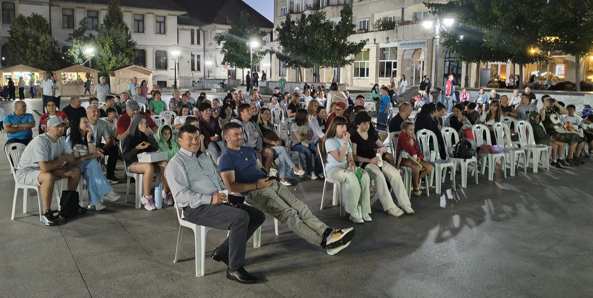 BREAKING! Piața Primăriei Câmpulung DEVINE cel mai vibrant CINEMA în aer liber din inima ORAȘULUI!