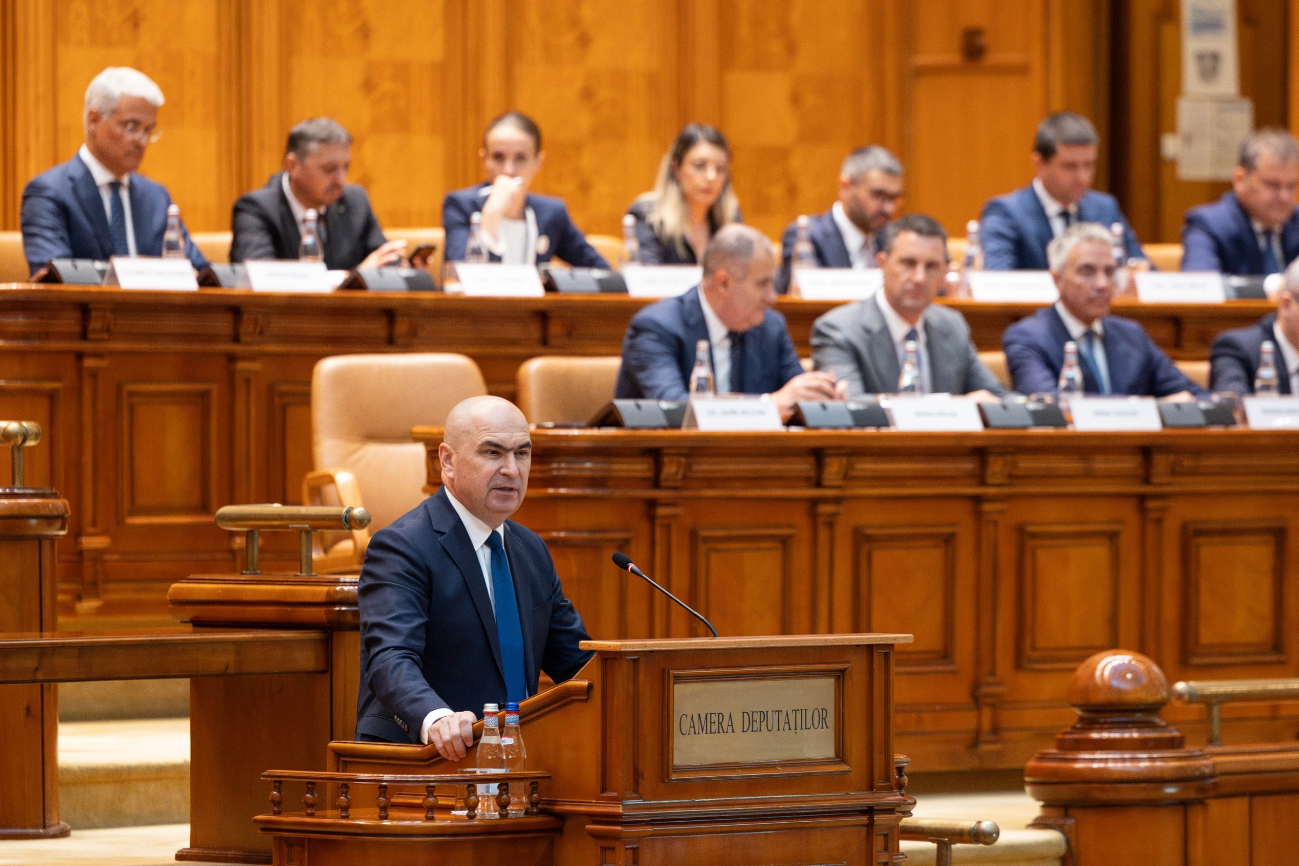 România fără Guvern, politicienii își împart deja funcțiile! Se luptă pe cabinete înainte să existe premierul