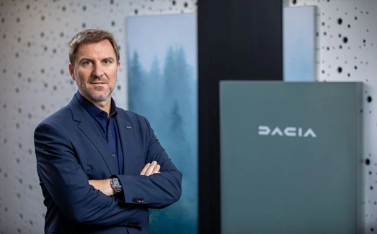 ULTIMĂ ORĂ! Șeful Dacia, AVERTISMENT DUR privind viitorul industriei auto din România: „Renault sau Ford Otosan pot produce mașini în altă parte”