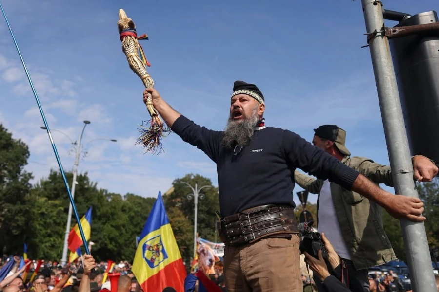 Stegarul Dac s-a făcut cioban! INCREDIBIL ce s-a întâmplat la PROTESTUL crescătorilor de animale!
