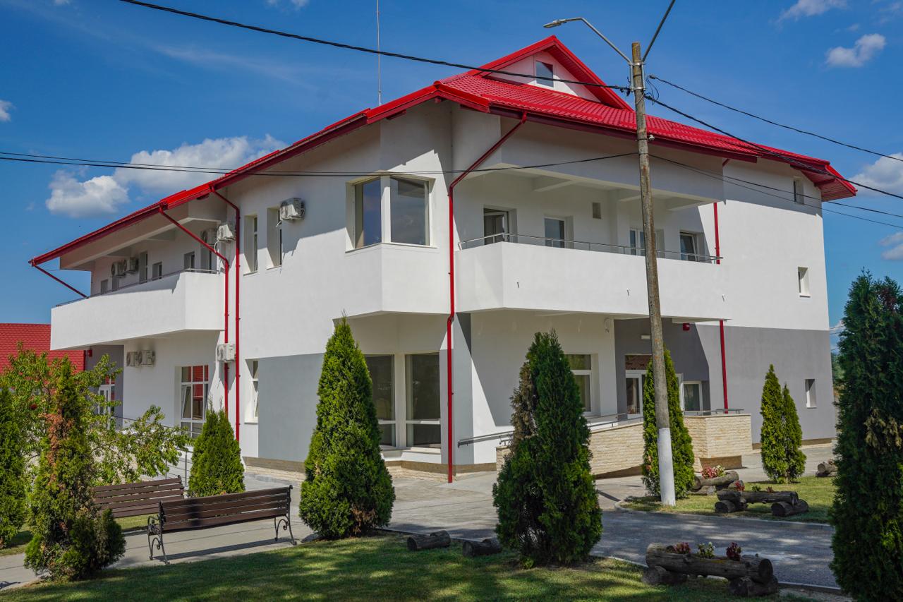 30 de locuri în plus pentru oamenii care au nevoie de grijă, la UAMS Dedulești! Anunțul CJ Argeș!