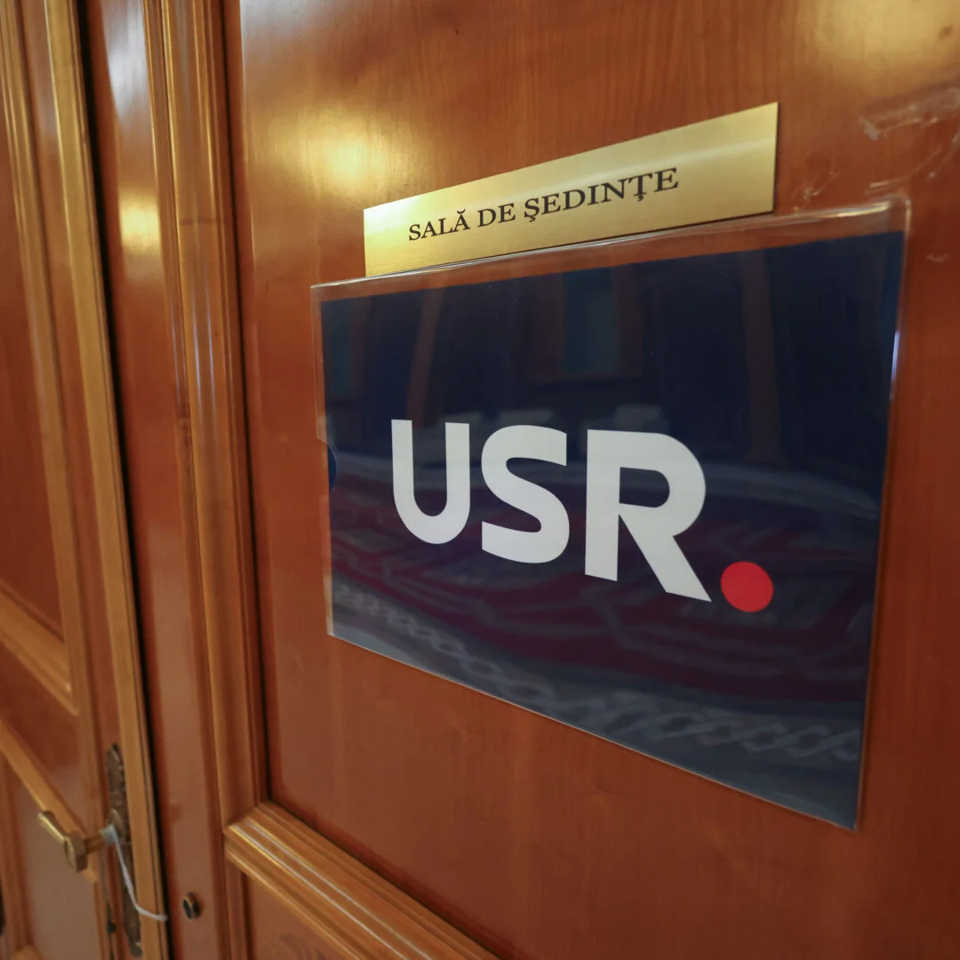 „Fără penali” doar pentru adversari? USR își păstrează liderul în ciuda scandalului juridic în care este implicat Dominic Fritz