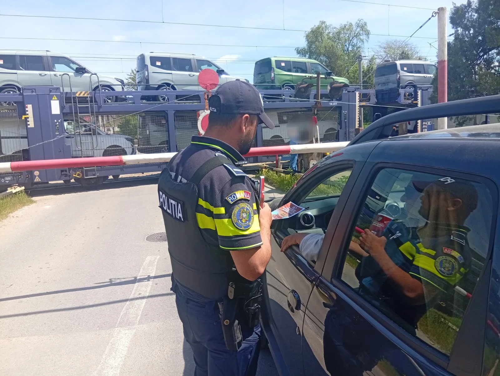 ZECI de AMENZI și aproape 20.000 de lei sancțiuni în Argeș. Poliția a intensificat CONTROALELE la trecerile de cale ferată!