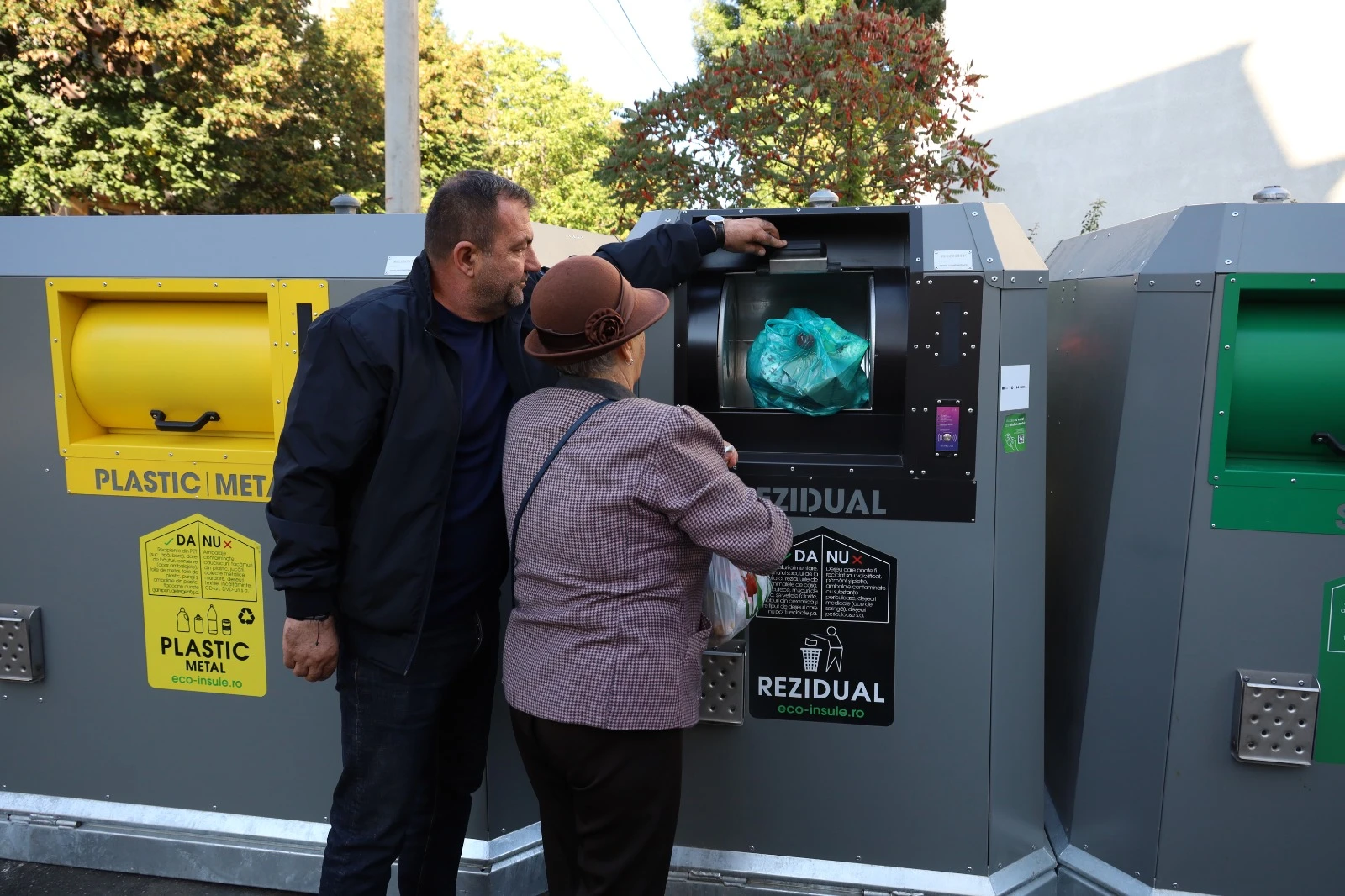 Pitești. A fost amplasată prima INSULĂ ECOLOGICĂ DIGITALIZATĂ! AFLĂ UNDE!