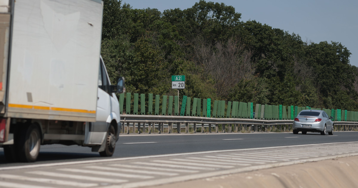 Rămâi PIETON 4 luni pe loc! MANEVRA BANALĂ pe care mulți șoferi o fac pe autostradă fără să știe!