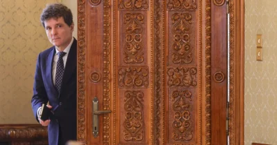 ULTIMĂ ORĂ! Nicușor Dan RUPE TĂCEREA din America! Ce se întâmplă cu Guvernul PSD-AUR: Totul se DECIDE în 10 zile!