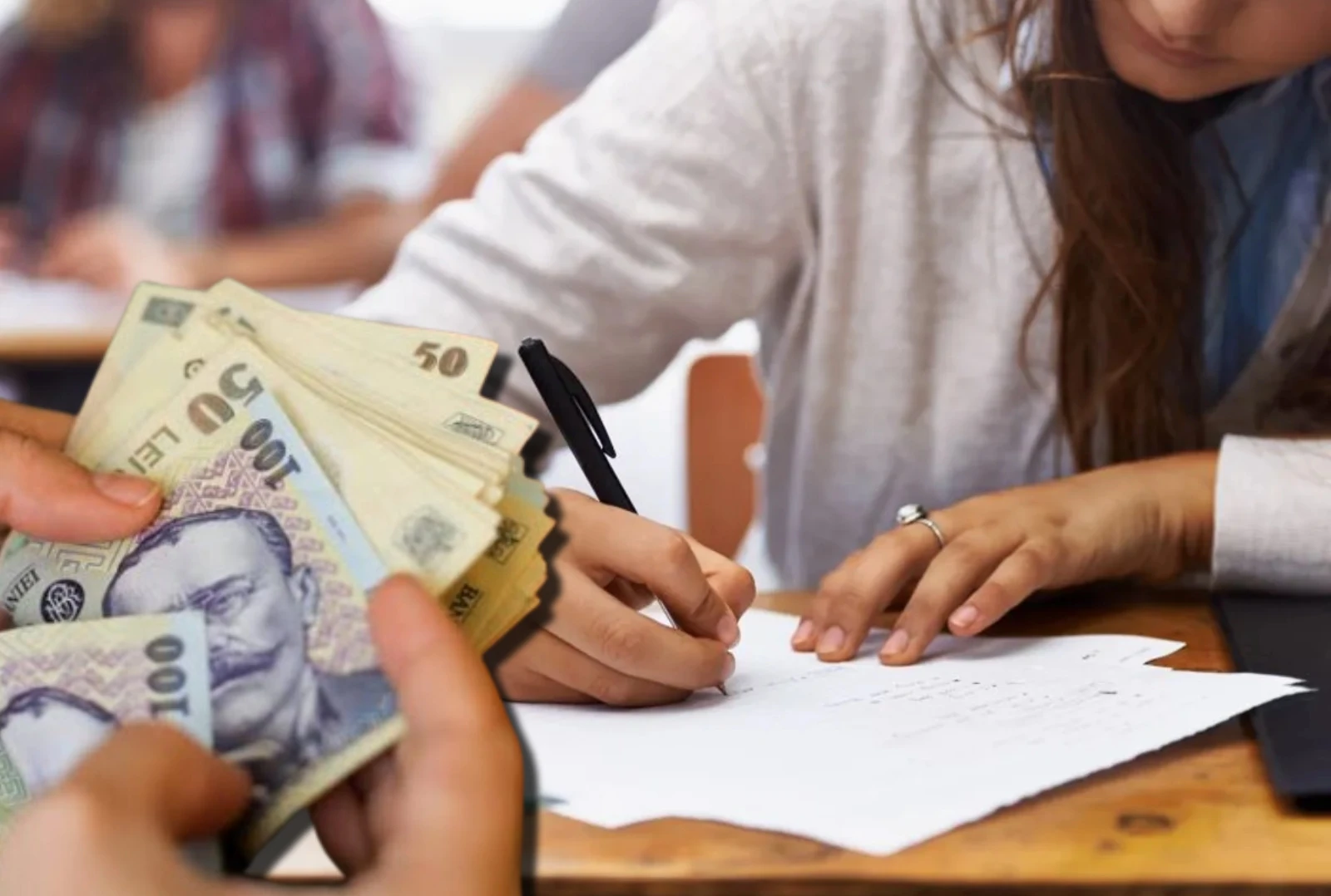 Bani pe card pentru mii de elevi! Se dau 300 de lei pe lună de la stat: Ce se întâmplă în vacanță