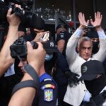 ACUZAȚII GRAVE! Traian Băsescu a RĂBUFNIT când l-a văzut pe Georgescu în CĂTUȘE! Ce a putut să spună fostul președinte!