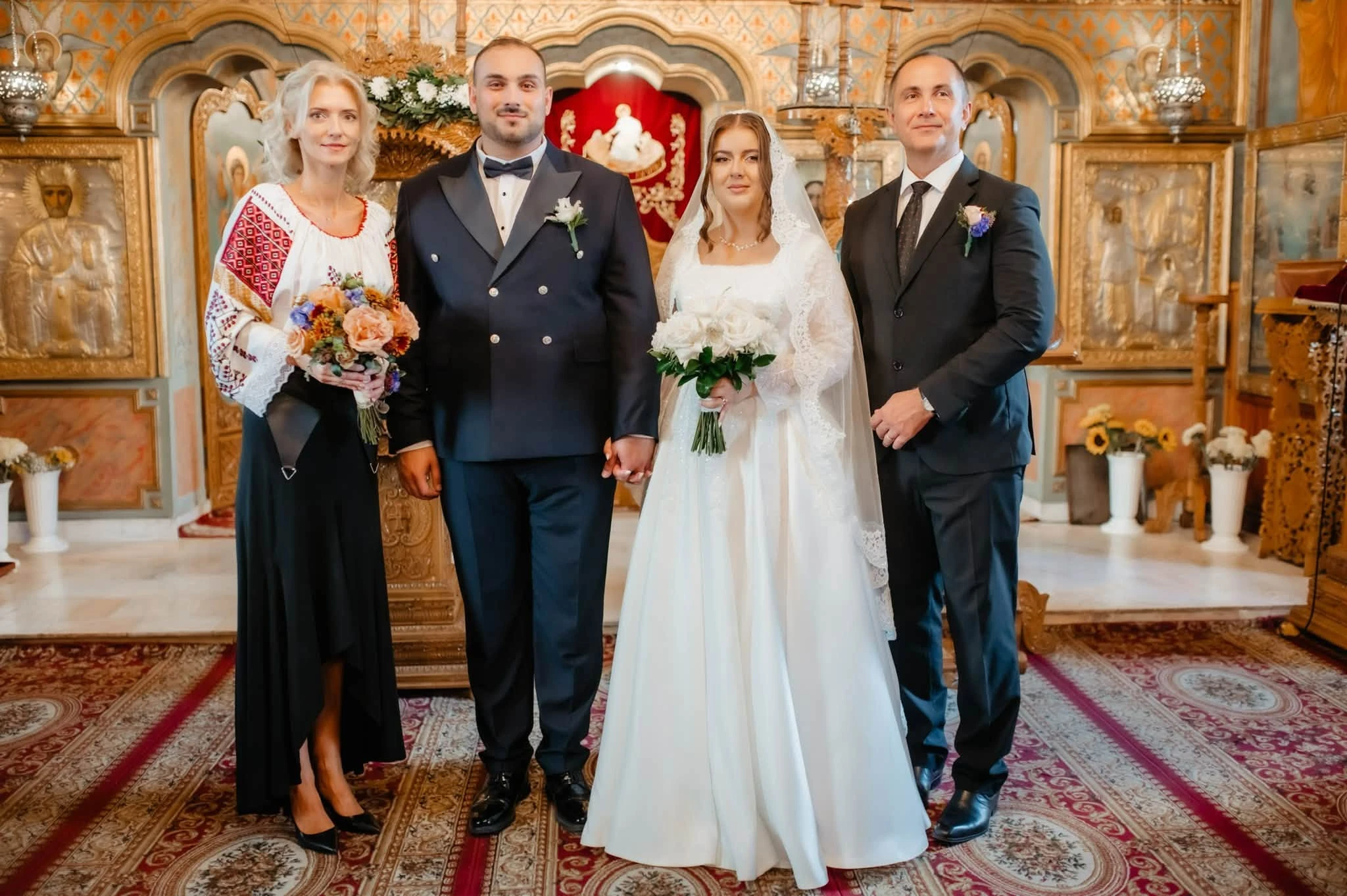 NUNTĂ cu oameni cunoscuți din PNL Argeș! George Bârsan și Maria Emilia și-au unit DESTINELE! Cununia religioasă, oficiată de 18 preoți, în BISERICA în care s-au întâlnit prima dată!