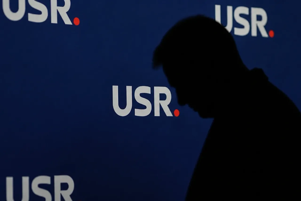DEMOCRAȚIE DOAR CÂND LE CONVINE? USR, ACUZAT CĂ UITĂ DE „STATUL DE DREPT” CÂND APAR ÎNTREBĂRI INCOMODE