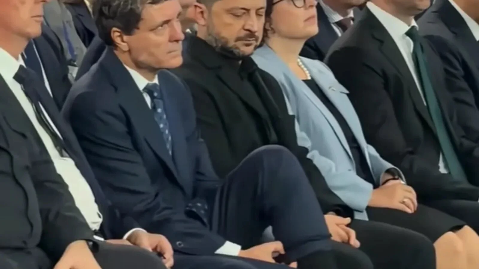 Gestul lui Nicușor Dan care l-a lăsat mască pe Zelenski! Camerele au filmat totul, e viral pe net
