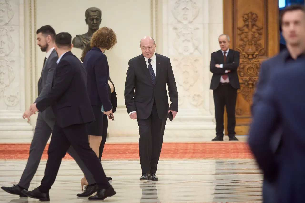 Traian Băsescu cere alegeri anticipate după eșecul Guvernului Mureșan: „Singura soluție pentru România”