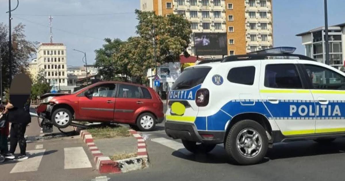 Momente cumplite pe trecere! O șoferiță de 70 de ani a spulberat doi oameni. Au fost duși de urgență la spital!