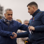 GEORGE SIMION NU RENUNȚĂ LA CĂLIN GEORGESCU! AUR spune „NU” Guvernului Luca Niculescu!