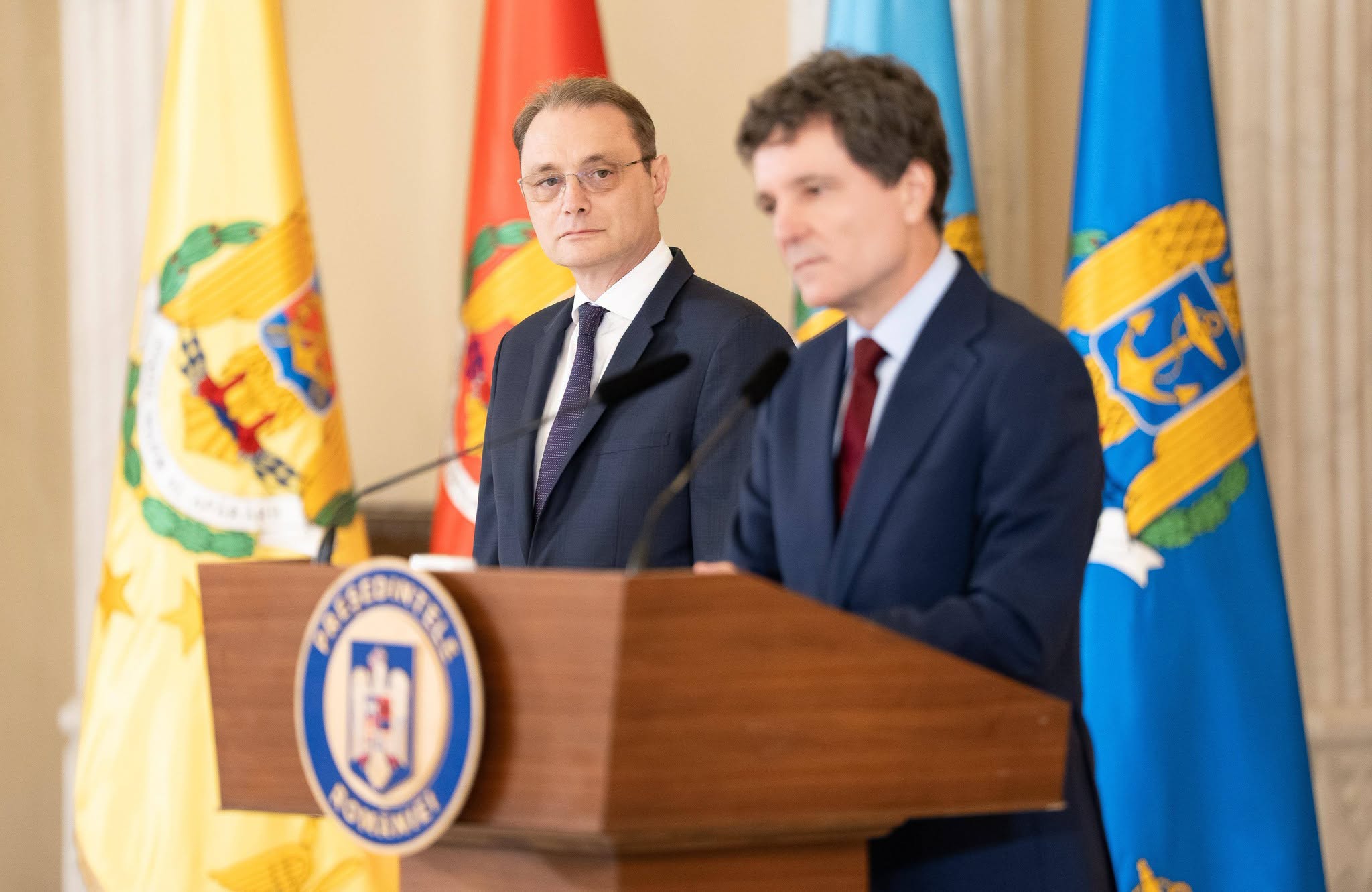 ULTIMĂ ORĂ! Guvernul Luca Niculescu, la TESTUL Parlamentului! Când se dă votul decisiv?