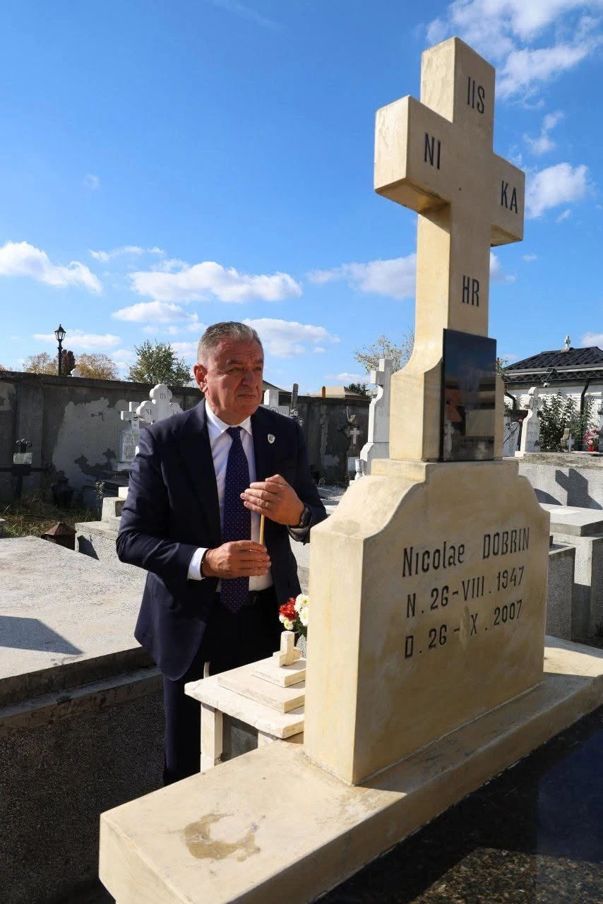 19 ANI FĂRĂ PRINȚUL DIN TRIVALE! Nicolae Dobrin, legenda care nu va muri niciodată în inimile piteștenilor!