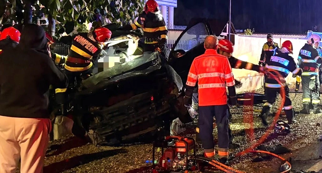 TRAGEDIE CUMPLITĂ lângă Pitești! Trei tineri, printre care două fete de 17 ani, au MURIT pe loc!