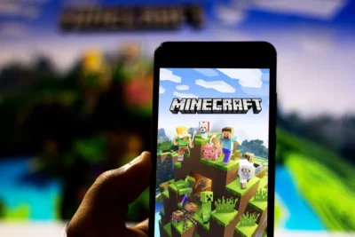 Hotelul Minecraft se DESCHIDE în 2027! AFLĂ UNDE! Are 69 de camere, bar de poțiuni și primul roller coaster inspirat de joc!
