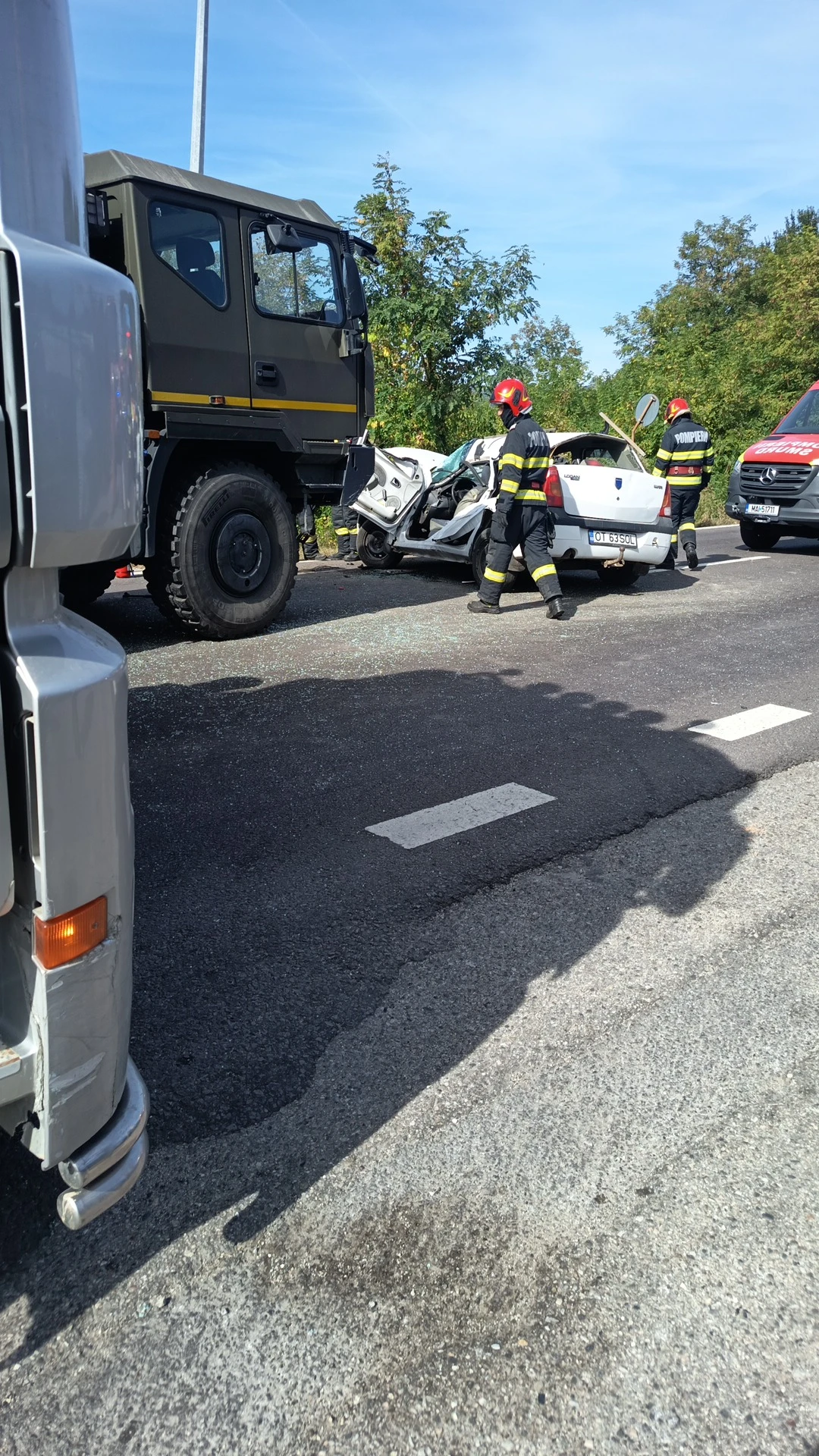 ACUM! O persoană se ZBATE între VIAȚĂ și MOARTE! ACCIDENT ÎNFIORĂTOR pe VALEA OLTULUI!