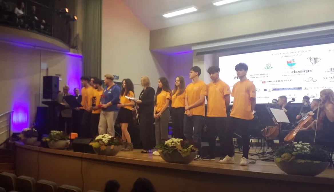 Campionii roboticii de la Câmpulung, premiați la Gala Excelenței Argeșene! Echipa WATT’S UP are un palmares impresionant!
