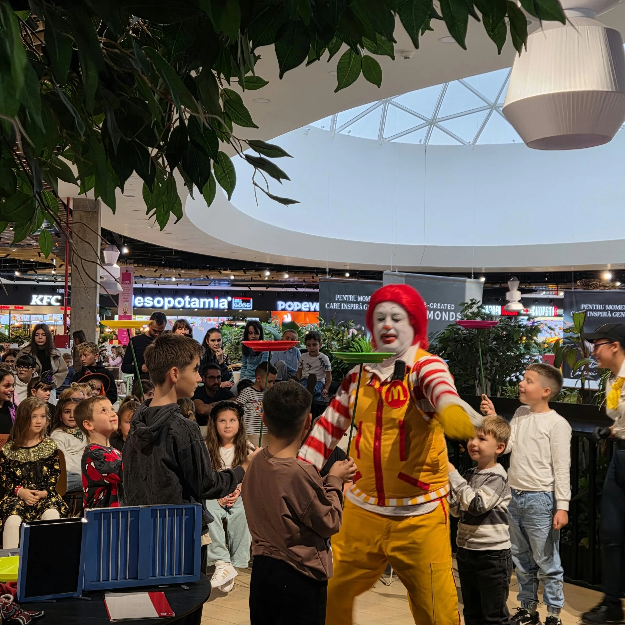 SURPRIZĂ pentru piteșteni! RONALD McDONALD ajunge la Argeș Mall! Eveniment special pentru cei mici!