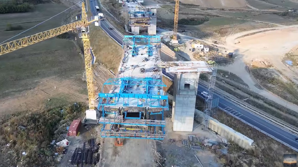 Coșmar pentru șoferi! Se închide complet o bucată din A1. Pe unde se va circula bară la bară timp de 2 luni?