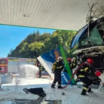🚨 BEAT LA VOLAN PE VALEA OLTULUI! A INTRAT CU TIR-UL ÎNTR-O BENZINĂRIE. ȘOFERUL, TESTAT CU 0,93 MG/L ALCOOL