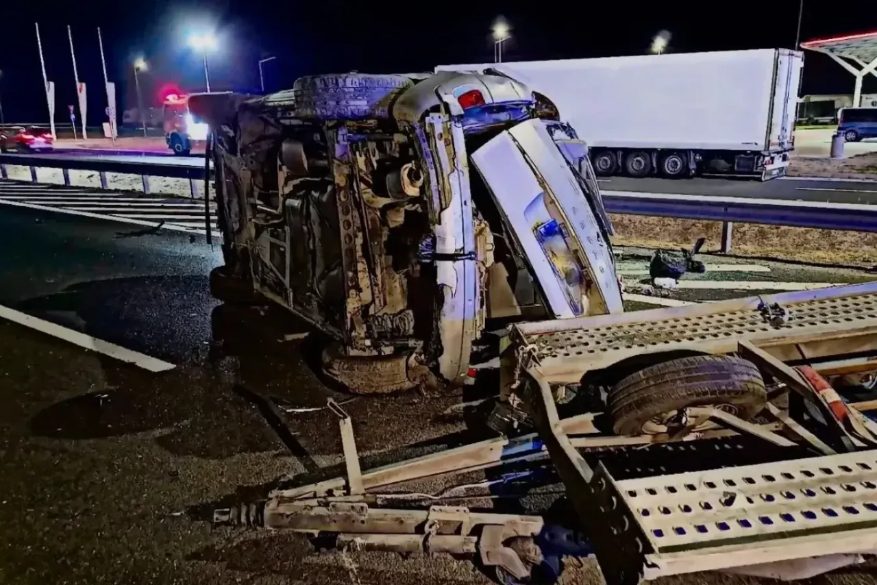 ACCIDENT ÎNFIORĂTOR! CARAMBOL cu șapte MAȘINI pe A1! ȘAPTE PERSOANE duse de urgență la SPITAL!