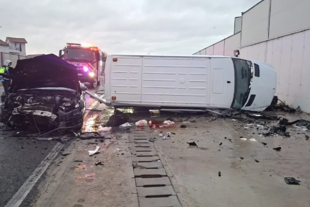 ACUM! ACCIDENT ÎNFIORĂTOR! CINCI persoane RĂNITE, DOUĂ se ZBAT ÎNTRE VIAȚĂ ȘI MOARTE!