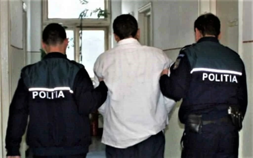 „Răscumpărare” la aprozar în Pitești: A furat telefonul unui bărbat și i-a cerut 1.000 de lei ca să i-l dea înapoi / Individul a fost reținut!